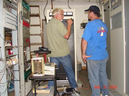 Robert helping Dale work on AM tuning house 8-08